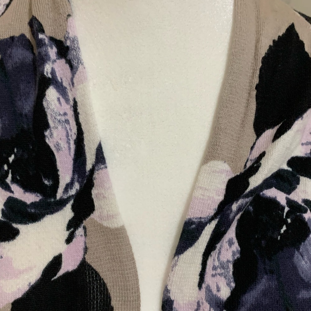 Cardigan Sweater knee length by‎ The Limited. Lightweight sweater Size Small. - Picture 4 of 11
